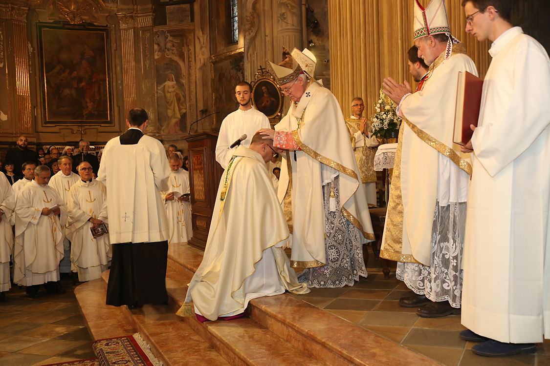 Monsignor Marco Prastaro Vescovo di Asti_205.jpg